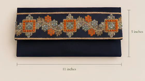 Raat Ki Rani clutch, measured
